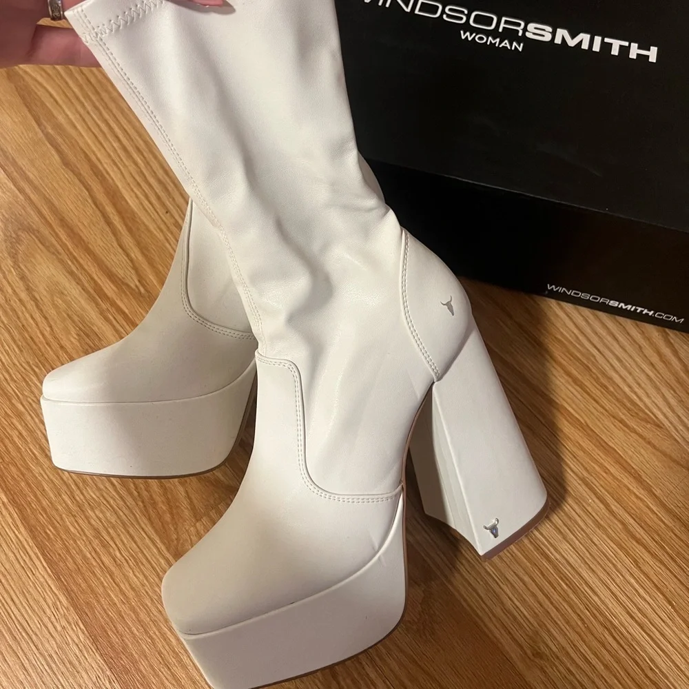 Boots - Picture 5 of 6